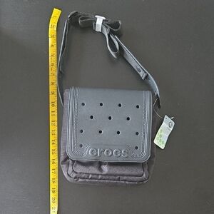 CROCS Black Women's Crossbody Belt Bag with Vent Detail
